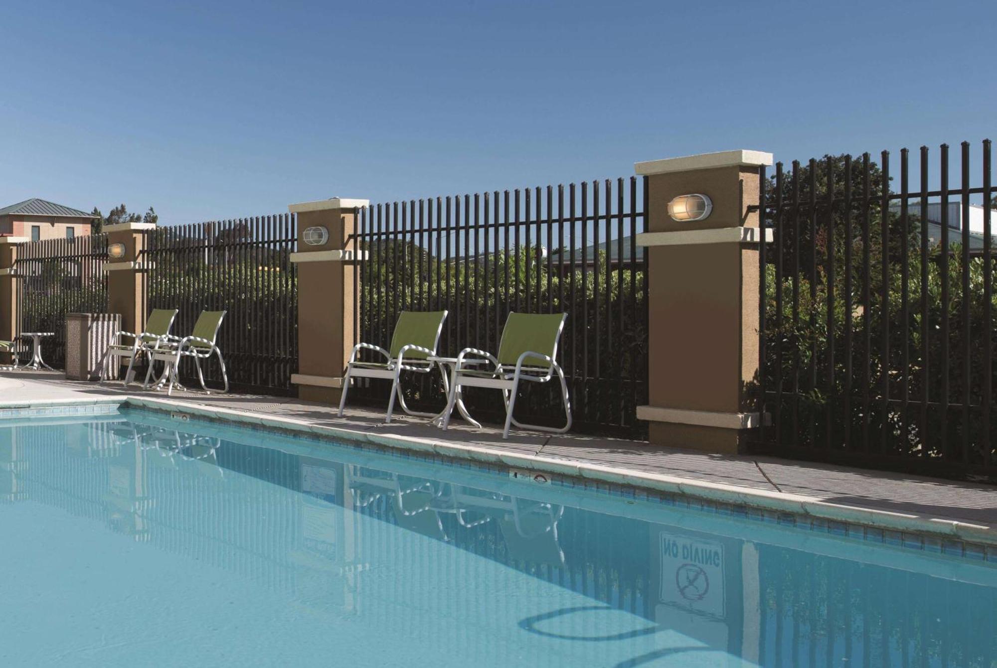 La Quinta By Wyndham Fairfield - Napa Valley Exterior foto